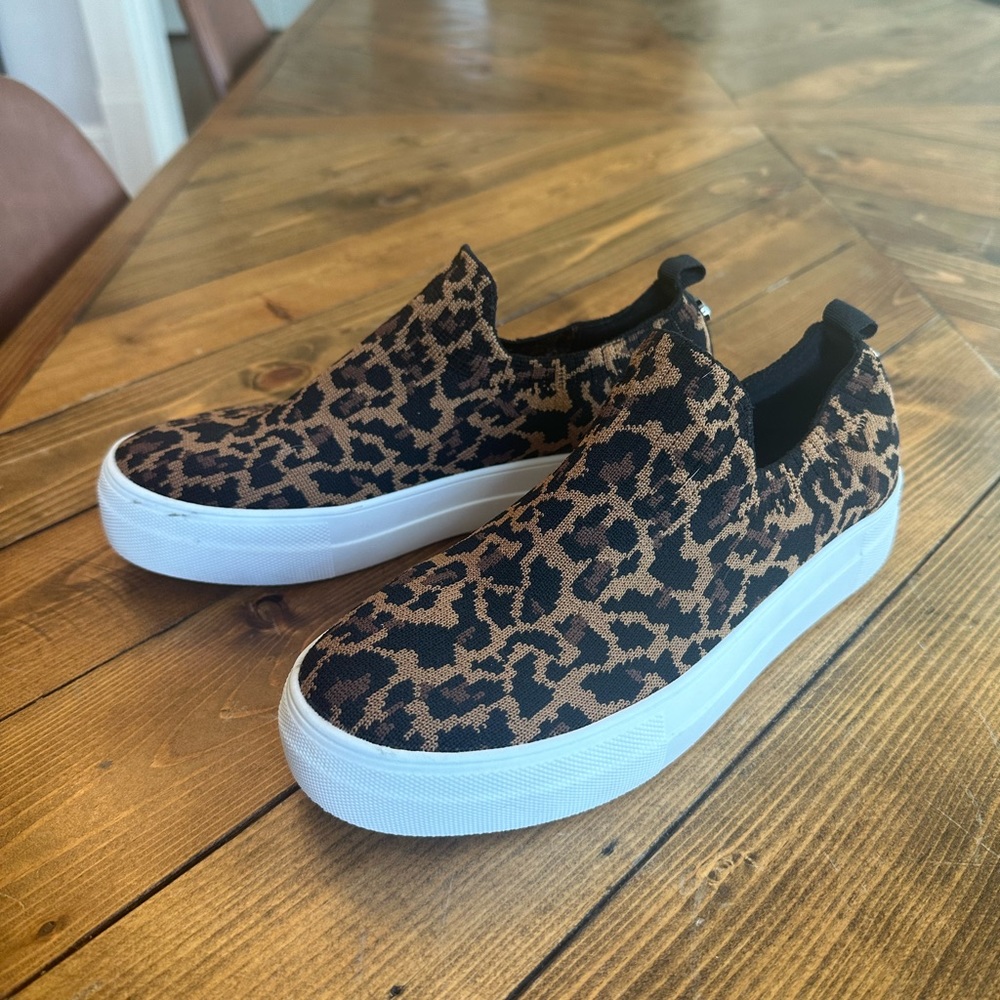 Steve Madden Skip Ons